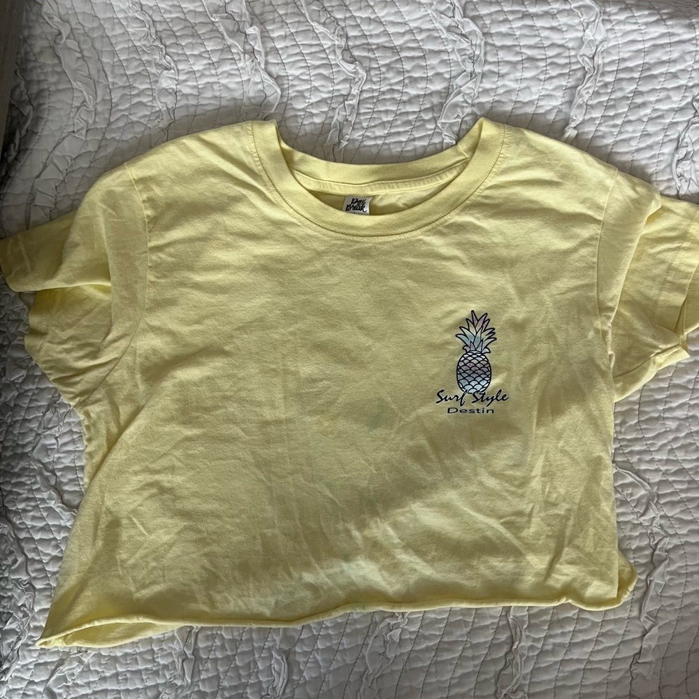 Surf Style Pineapple Crop